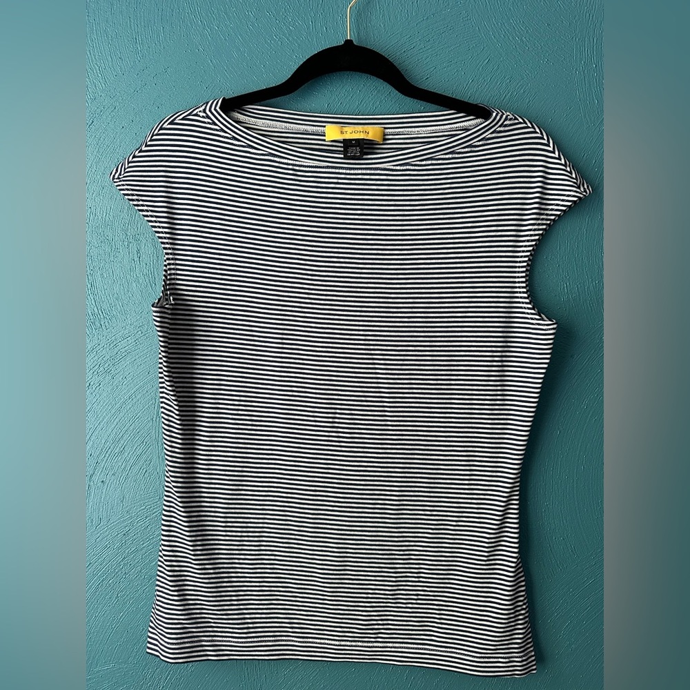 St. John pinstripe navy white cap sleeve top size Medium